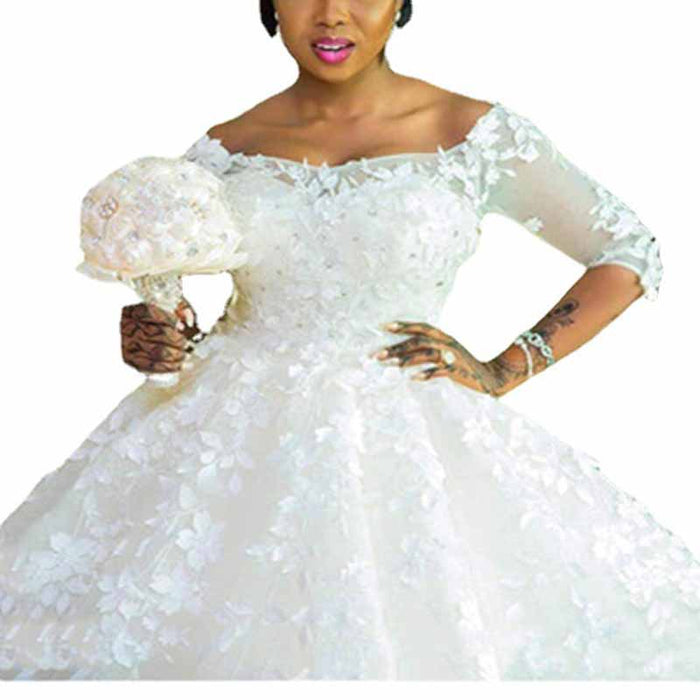 A-line/Princess Off-the-shoulder Court Train Tulle Wedding Dress with Appliques Lace