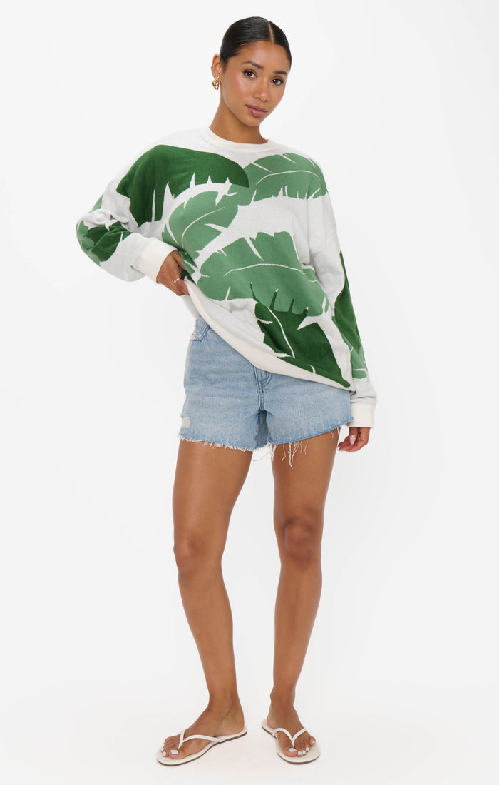 badge_model-wears-size-s