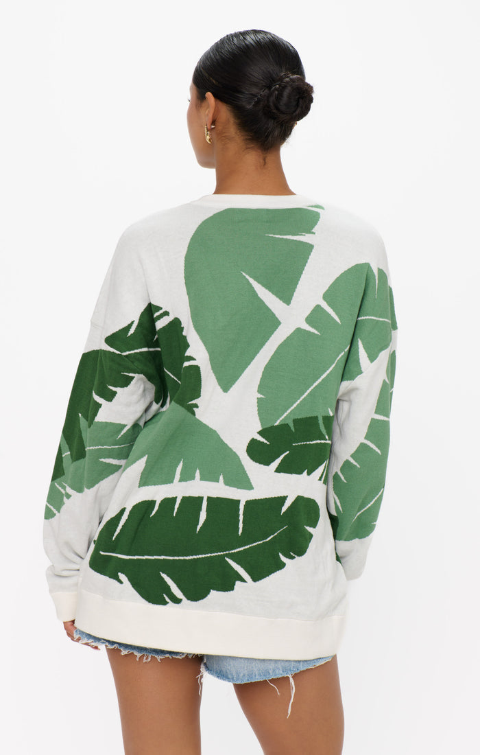 badge_model-wears-size-s
