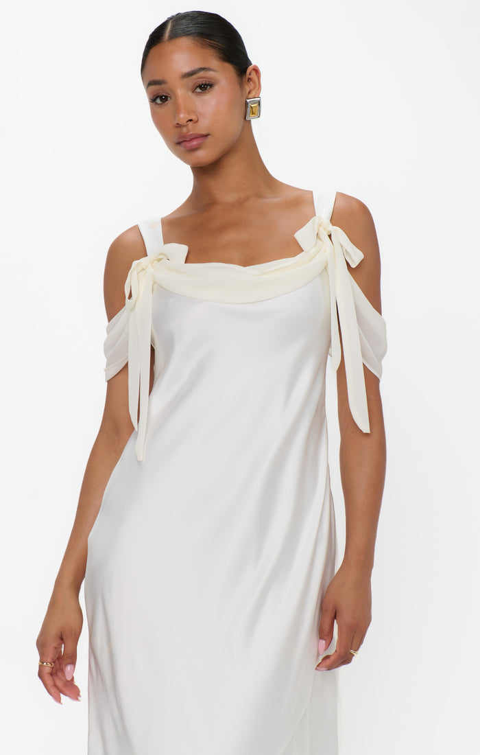 badge_model-wears-size-s