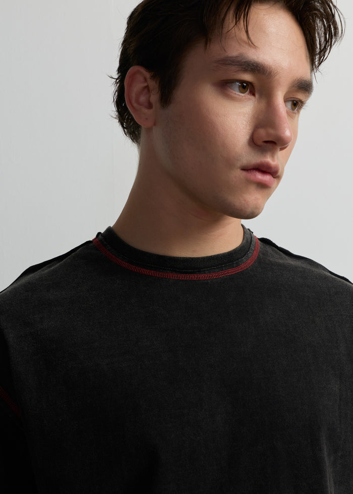 BLACK EXPOSED SEAM OVERSIZED TEE
