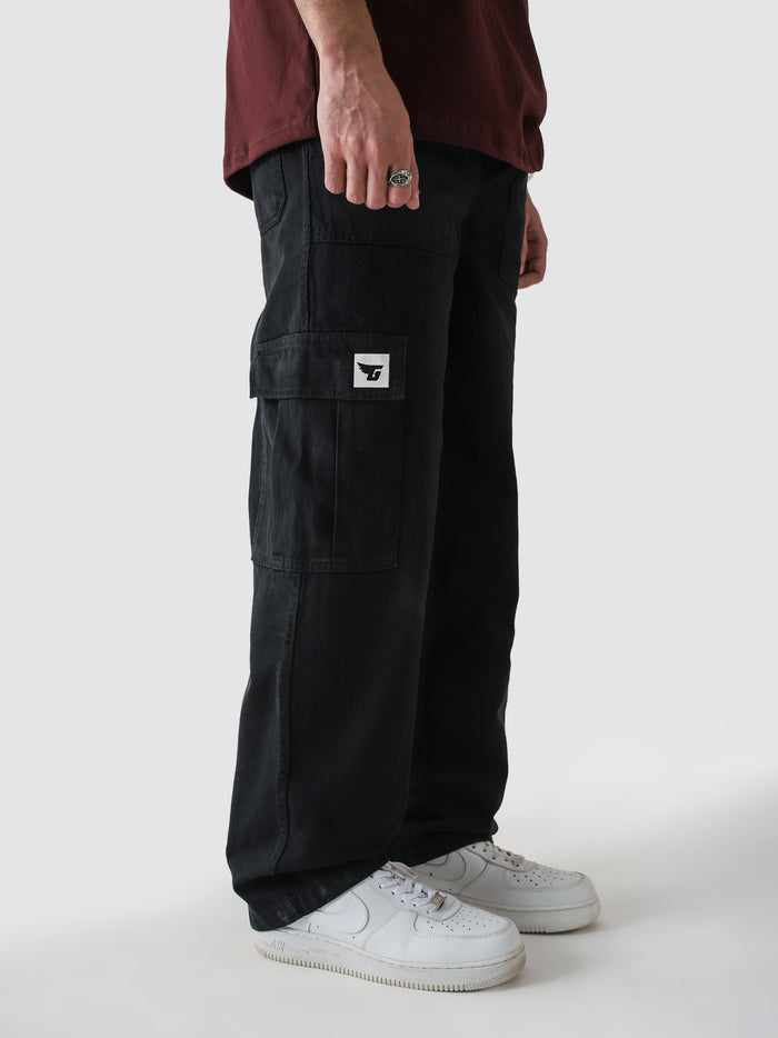 Black VII Cargo pants detail shot cargo pockets hardware 100% cotton – GROOVY Pakistan