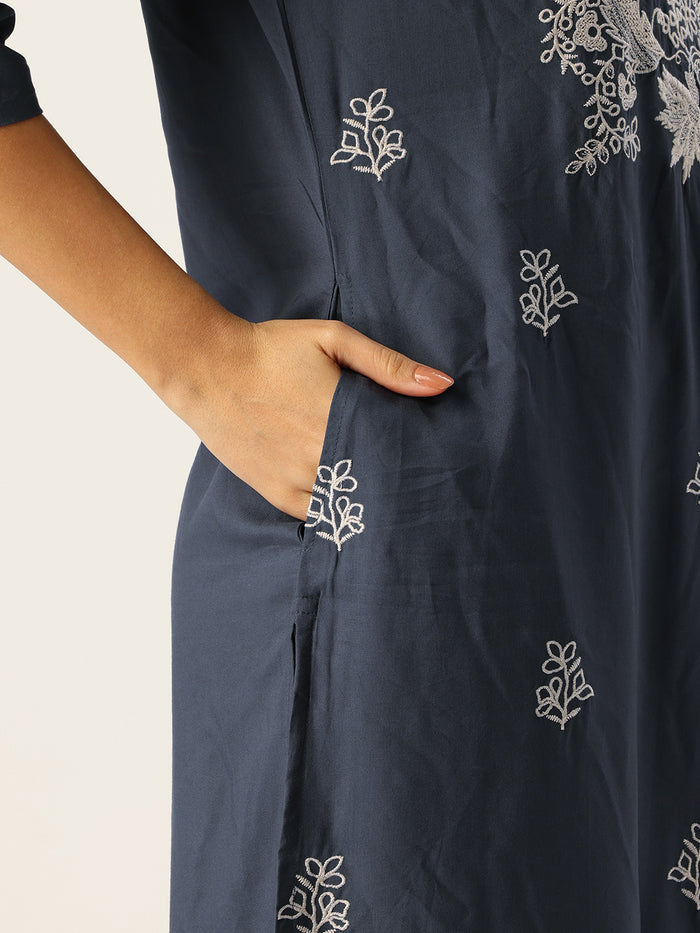 Blue Floral Embroidered Straight Kurta