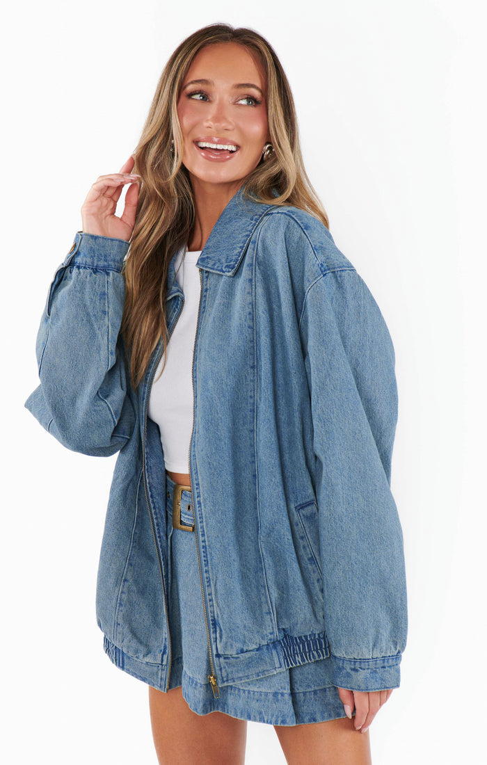 badge_model-wears-size-s
