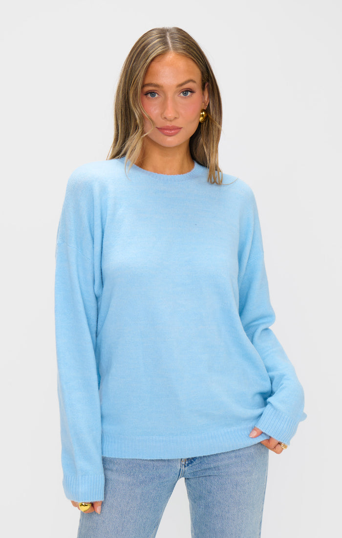 badge_model-wears-size-s