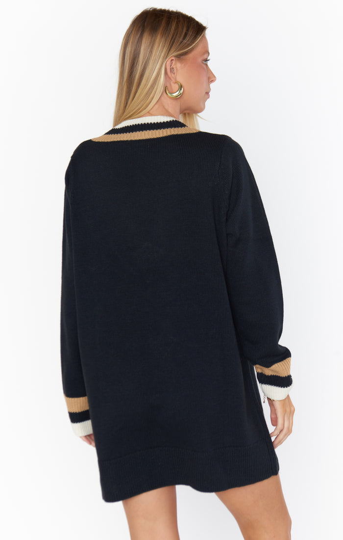 badge_model-wears-size-s