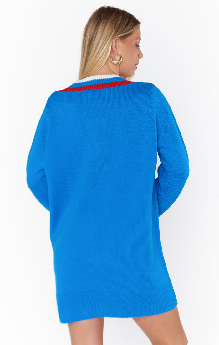 badge_model-wears-size-s