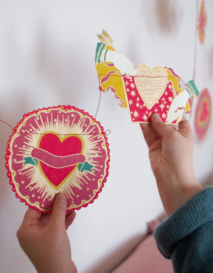 Hearts Paper Garland No.03, East End Press