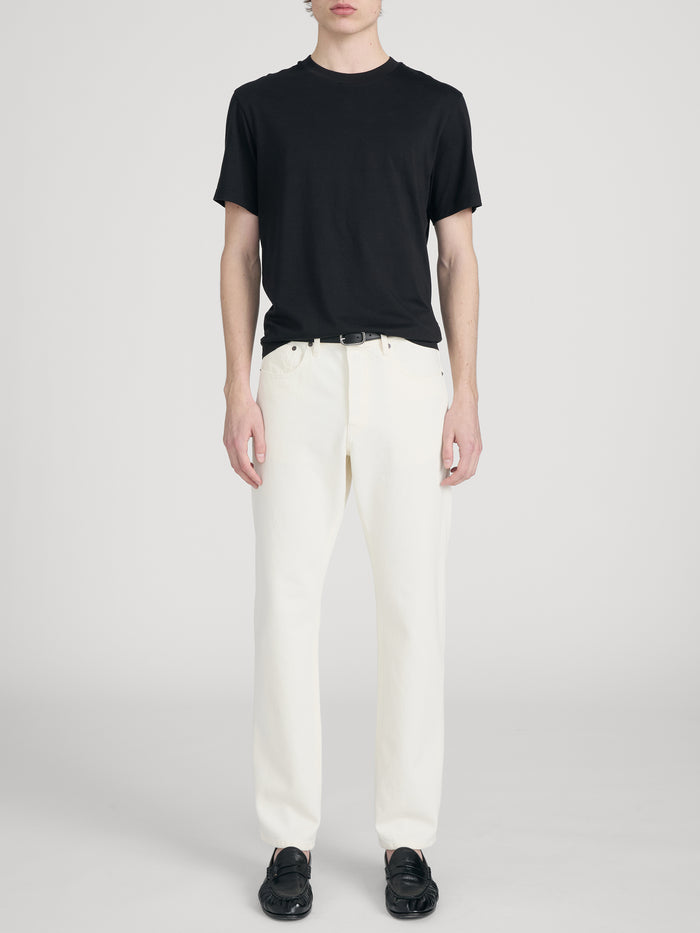 Tee on model front