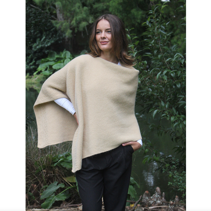 Lothlorian - Alpaca Rib Poncho (ALP051)Honey