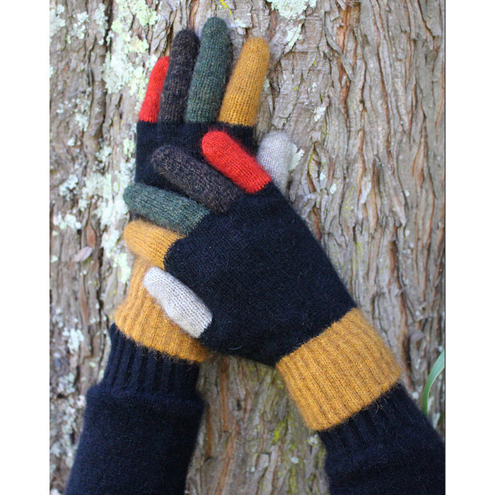 Tempo gloves in colour Gold