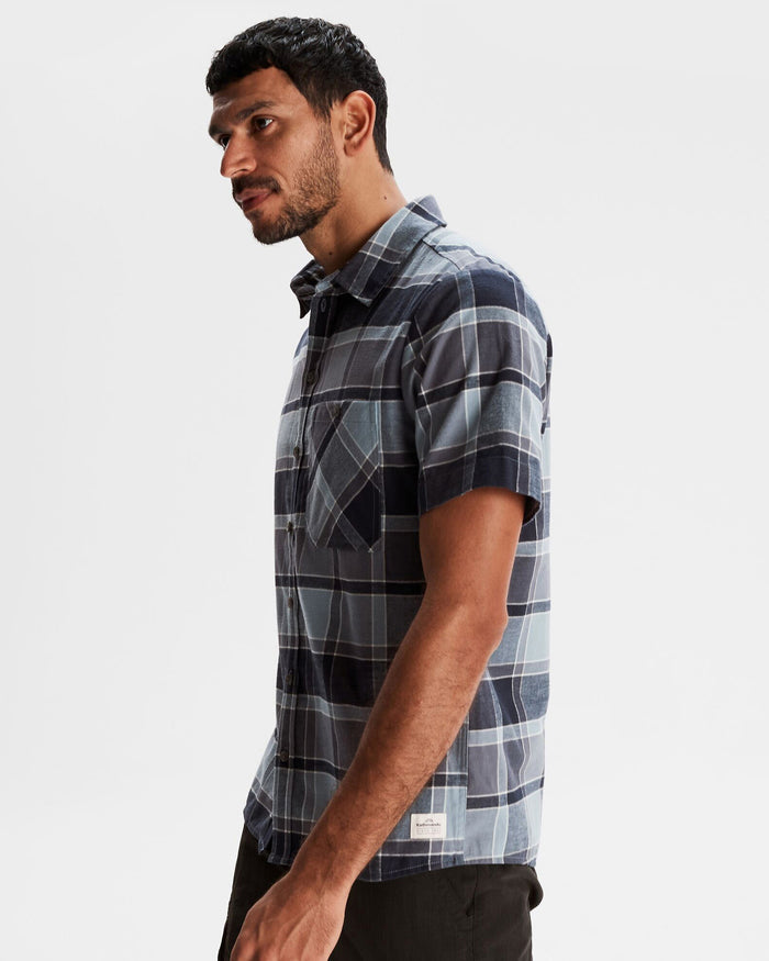 b1194_ol7_fyfe_mens_short_sleeve_shir_c_1743632072000