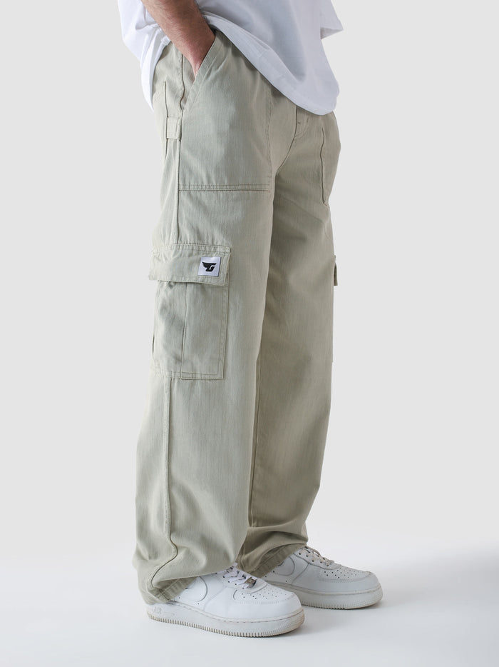 Mint chalk VII cargo pants couple lifestyle shot streetwear Pakistan – GROOVY