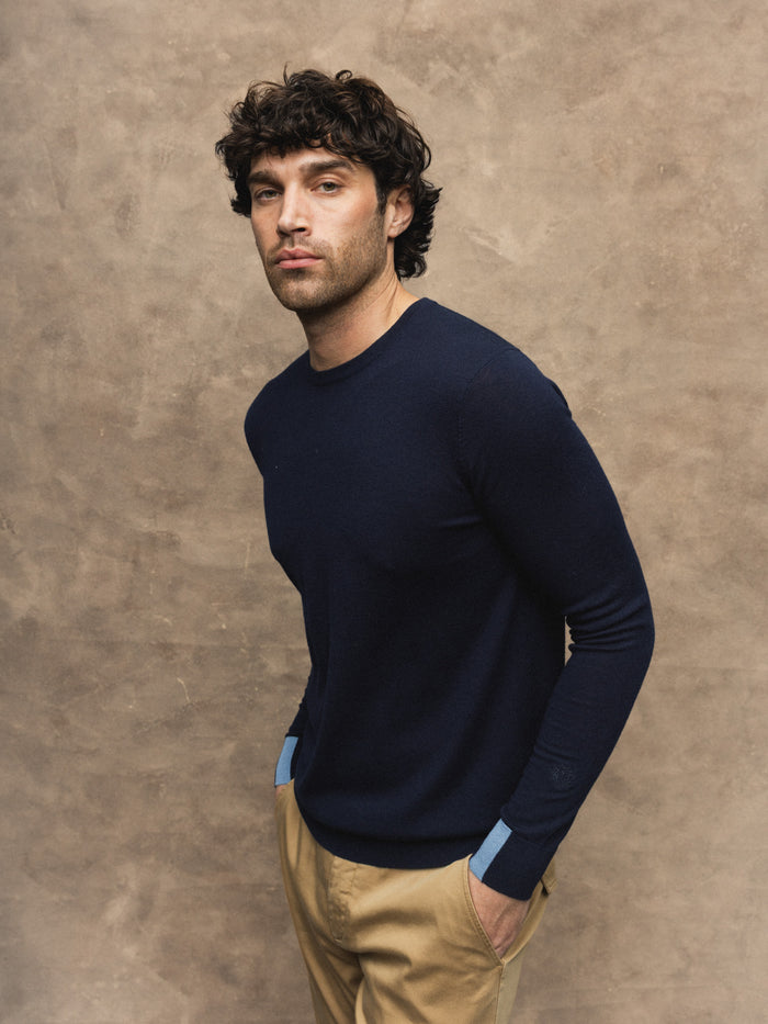 Modelshot / Navy / Detail