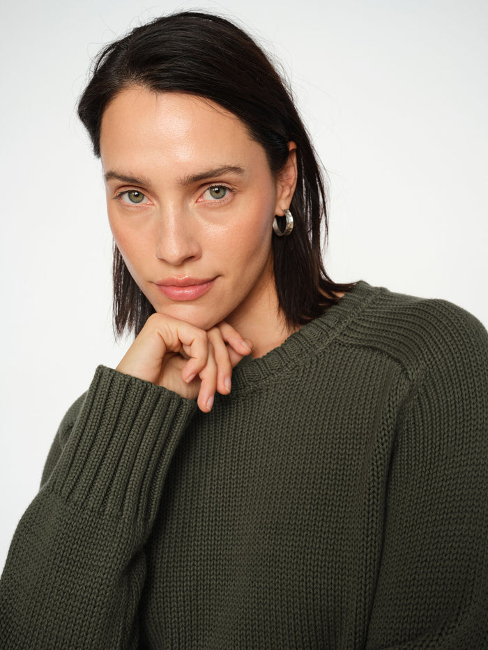 Modelshot / Olive Night / Detail