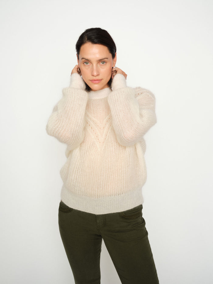 Modelshot / Ecru / Detail