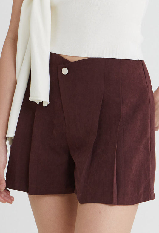 Pleat Poise Shorts