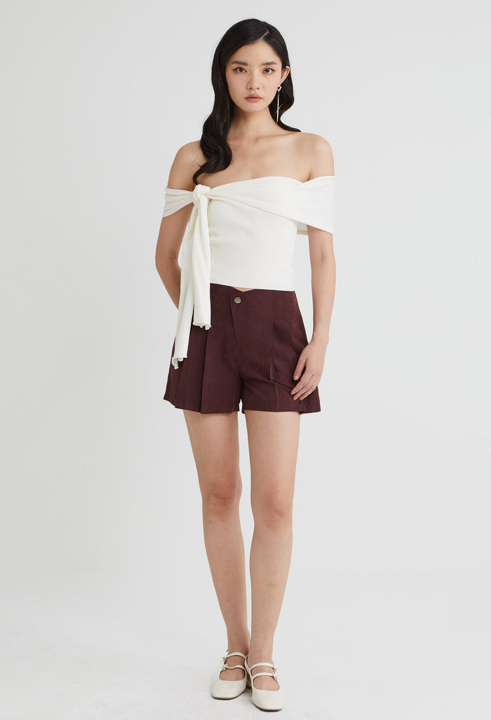 Pleat Poise Shorts