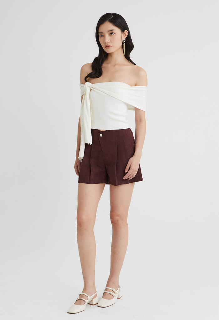 Pleat Poise Shorts