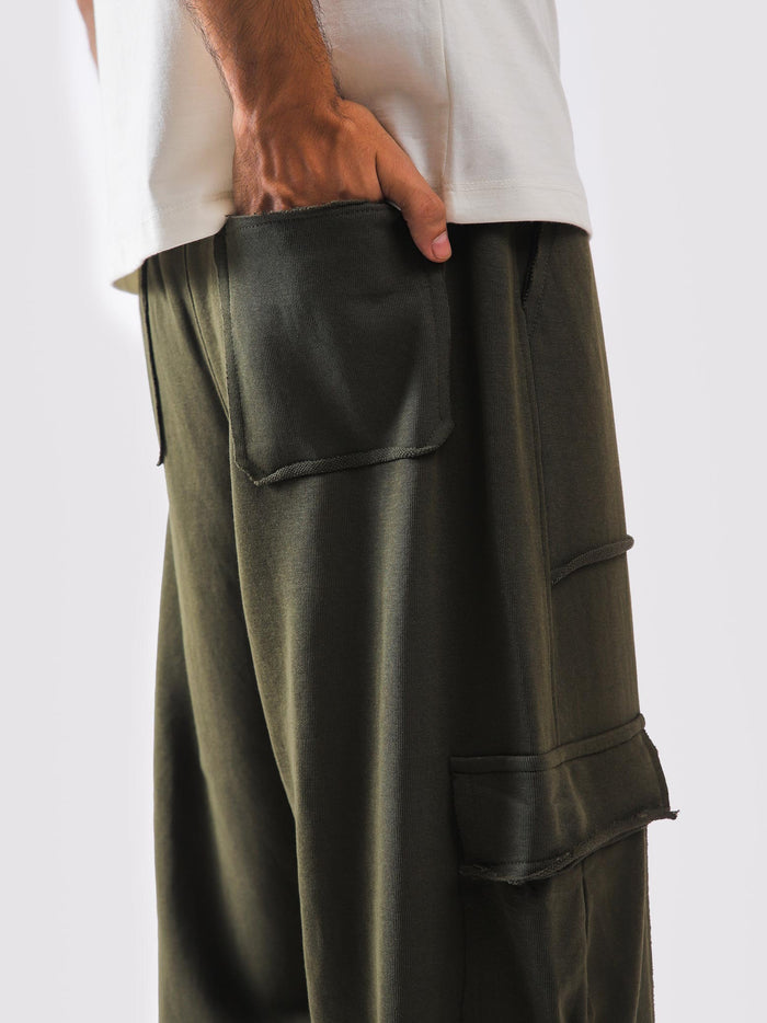 Rear seat pocket on military green cargos - GROOVY Pakistan