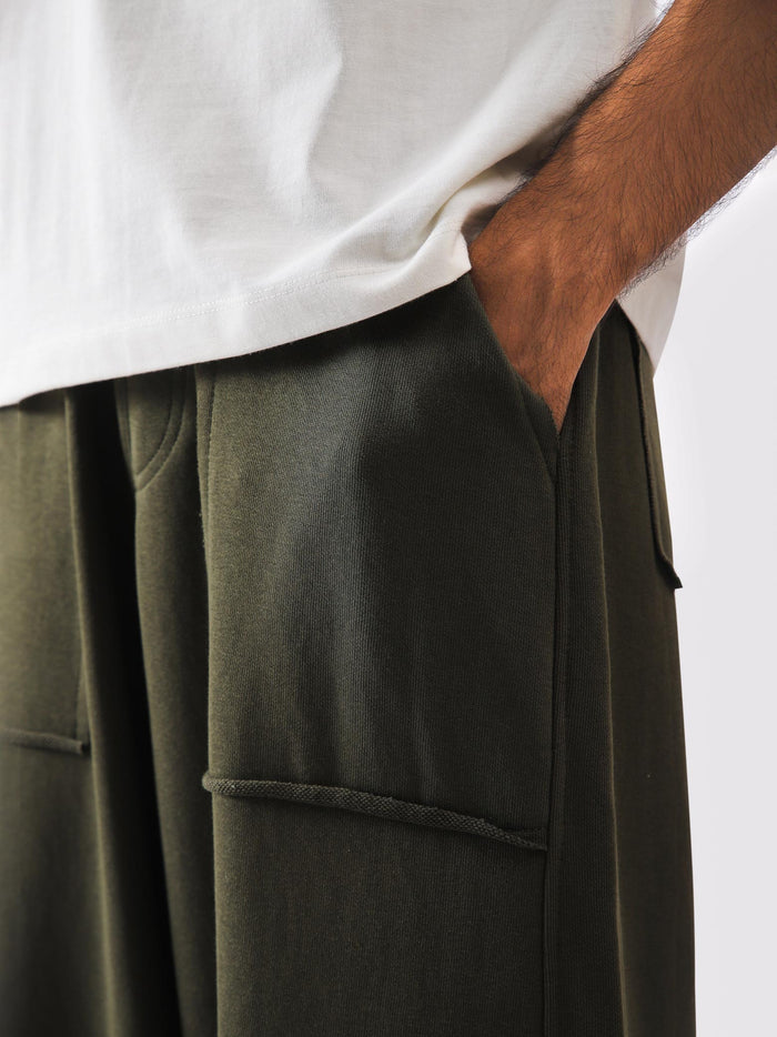 R1 Cargo Military Green wide leg silhouette - GROOVY Pakistan
