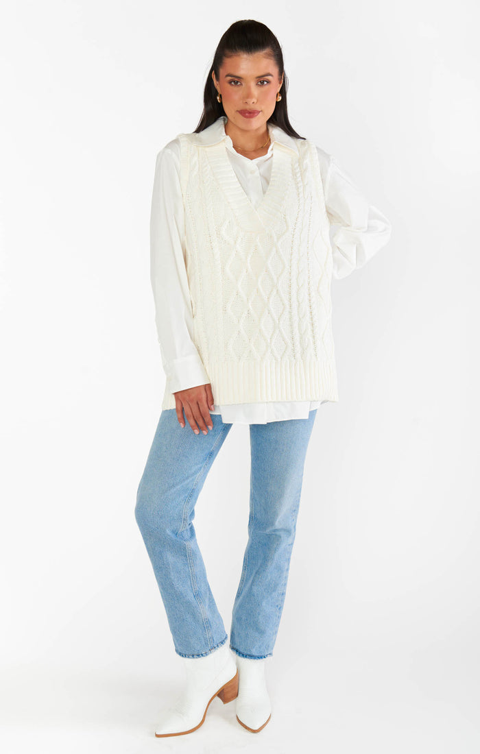 badge_model-wears-size-s