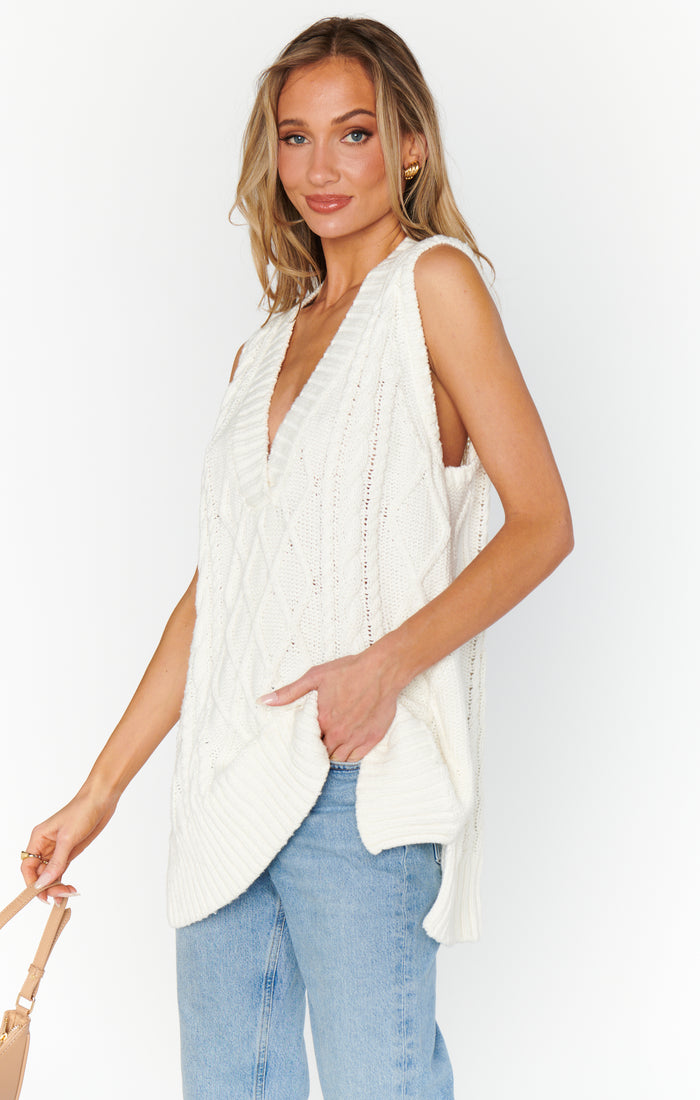 badge_model-wears-size-s