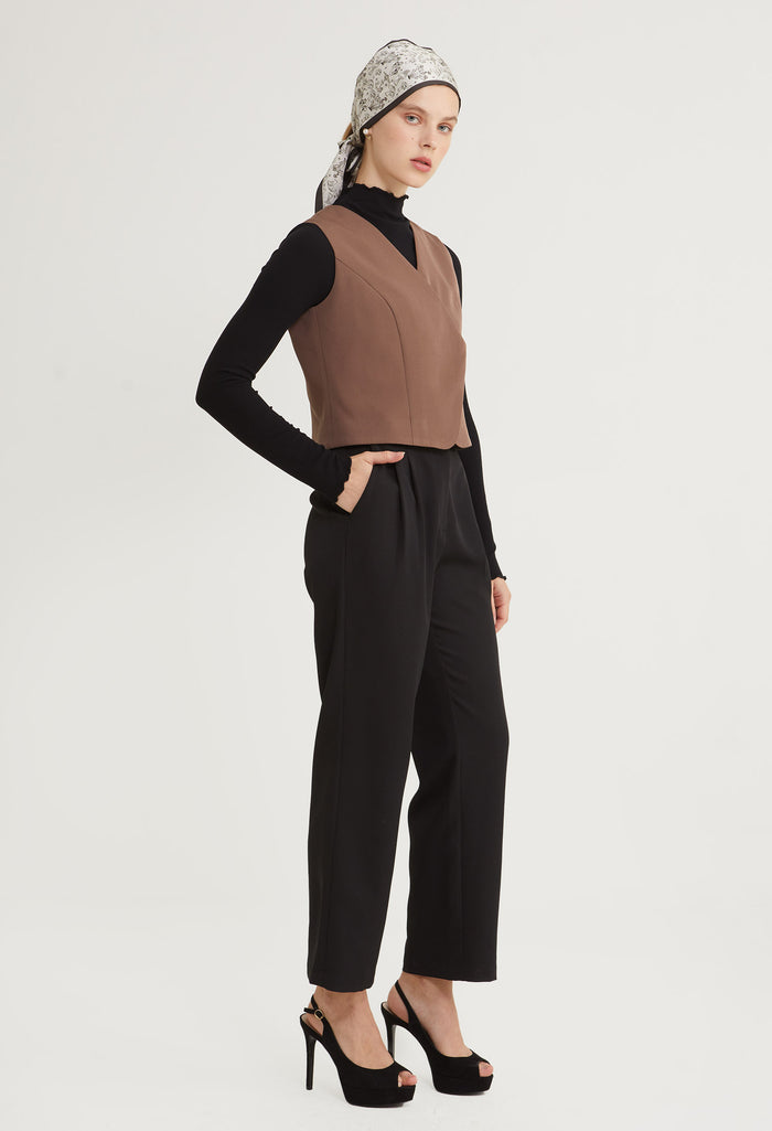 Sculpted Charm Sleeveless Top