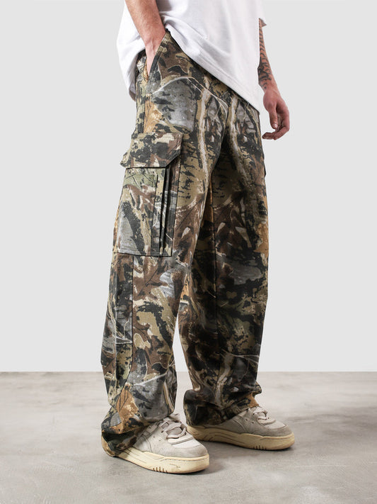 Tactical camo cargo pants couple lifestyle shot camouflage streetwear Pakistan – GROOVY