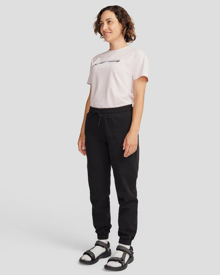 b1387_o4w_womens_peak_badge_slouchy_brushed_joggers_b_1743629067000