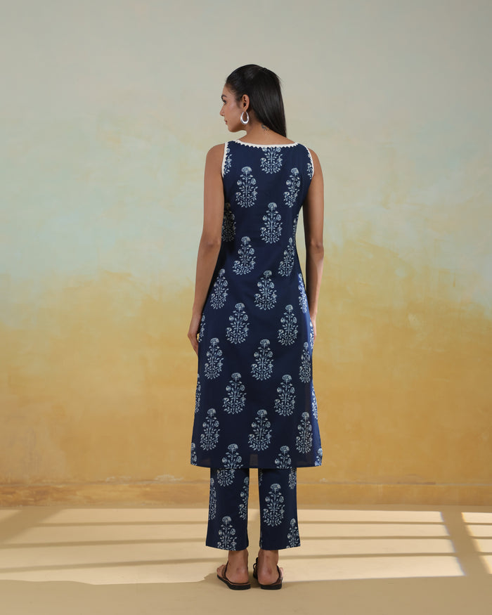 Women's Sleeveless Cotton Kurta Set
