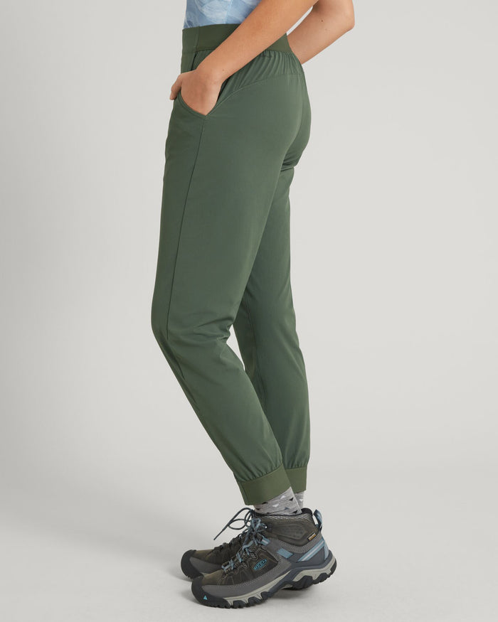 a1452_732_ult_hike_womens_jogge_c_1743634437000