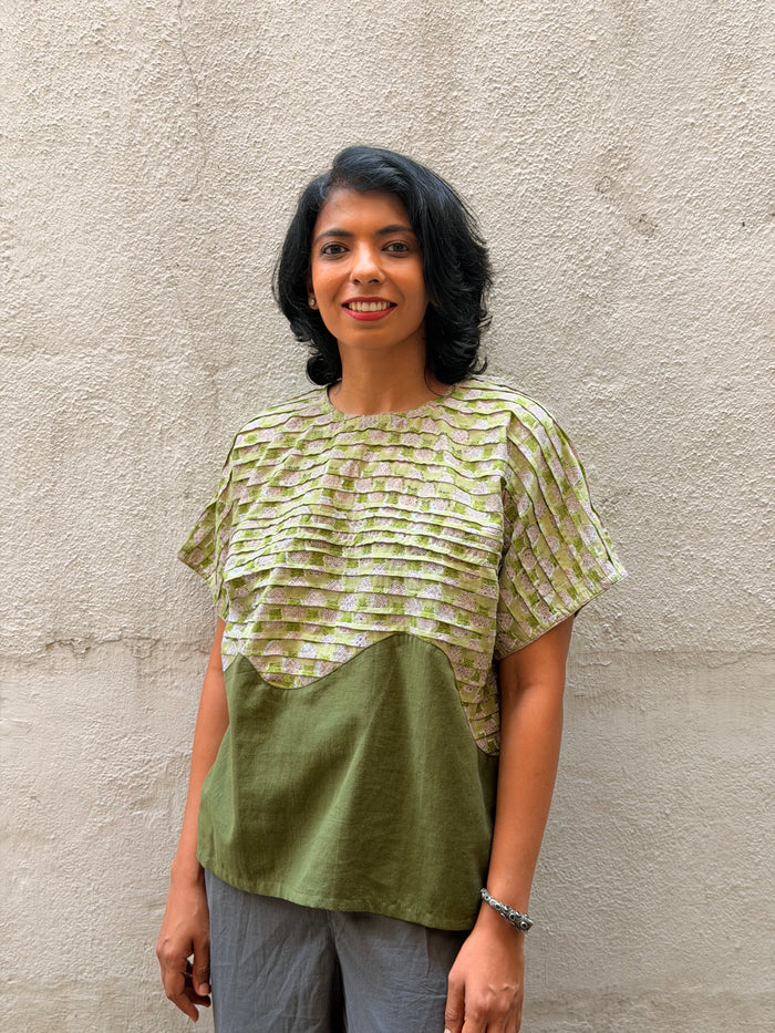 Zephyr Pineapple Top