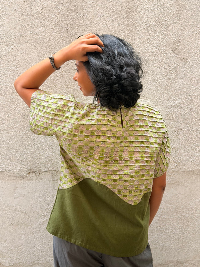 Zephyr Pineapple Top