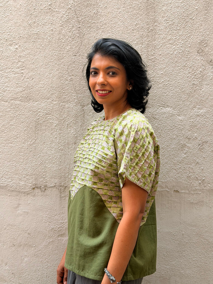 Zephyr Pineapple Top