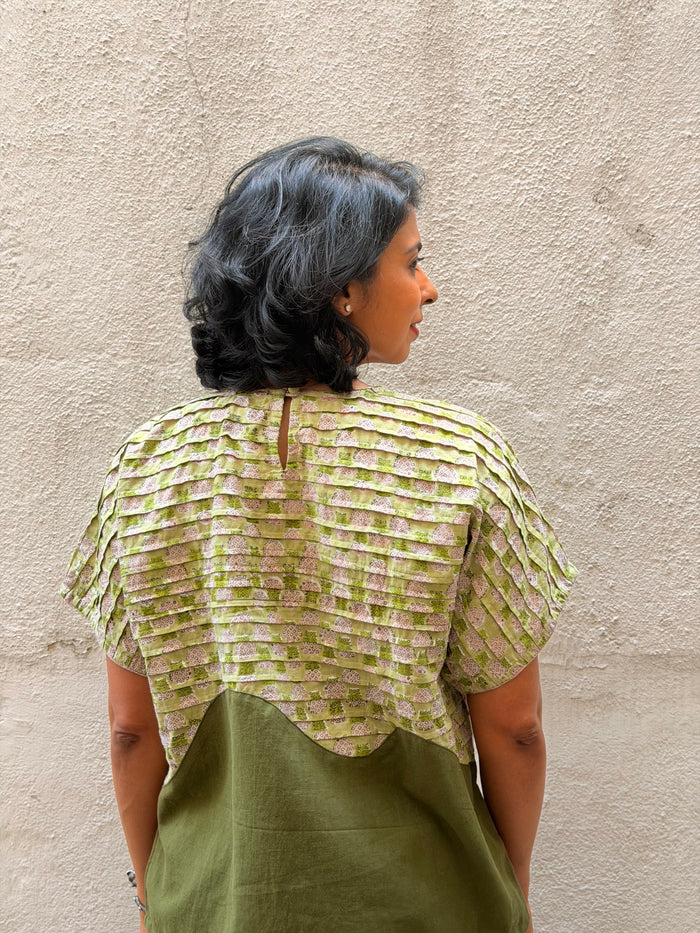 Zephyr Pineapple Top